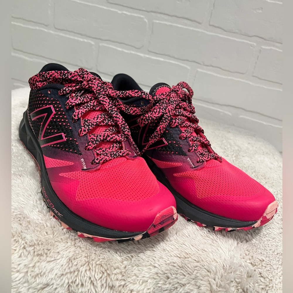 NEW BALANCE 690 Speed-Ride All Terrain Running Sneakers